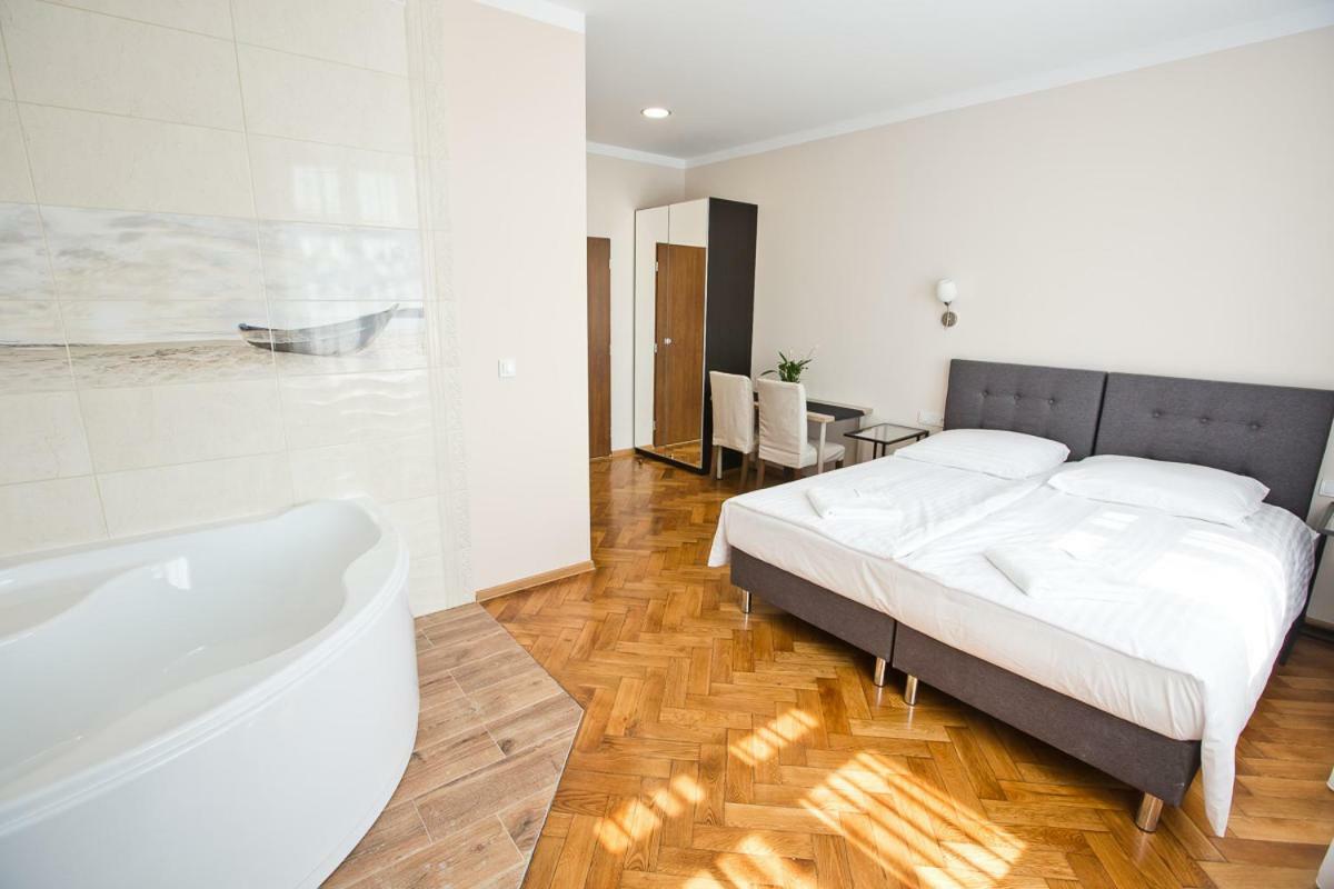 R&B Apartments Poznań Eksteriør bilde